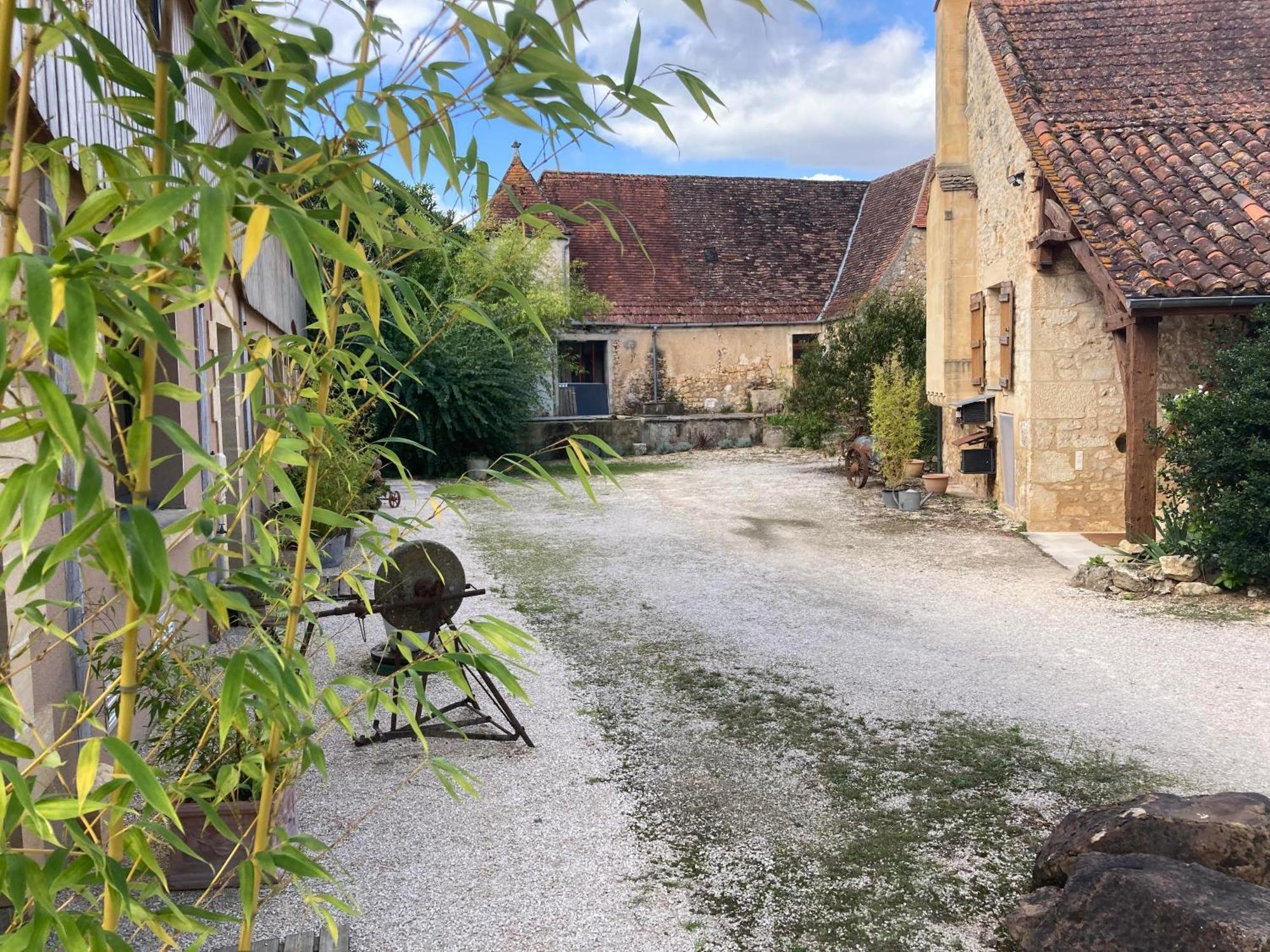 萨拉费曼德马拉瓦尔住宿加早餐旅馆 Cénac-et-Saint-Julien 外观 照片